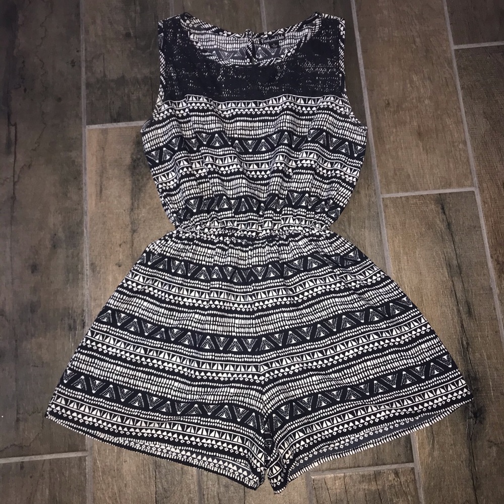 Black & White Romper | Sleeveless